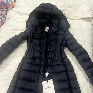 A brand new women/girls teenager moncler Navy/black coat